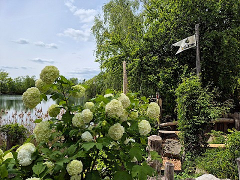Romantisch wird es an den Seeterrassen mit einem herrlichen Blick auf den Kaolinsee